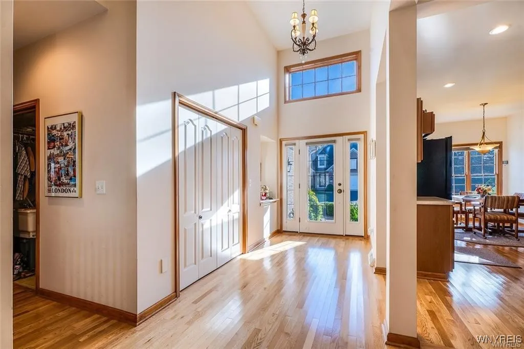 222 Lord Byron Lane, Amherst, New York 14221, Amherst, New York 14221, 2 Bedrooms Bedrooms, 6 Rooms Rooms,2 BathroomsBathrooms,Residential,For Sale,222 Lord Byron Lane, Amherst, New York 14221,0,B1640599
