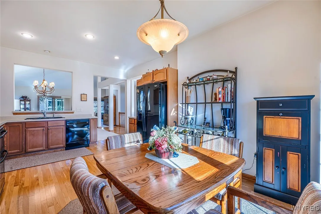 222 Lord Byron Lane, Amherst, New York 14221, Amherst, New York 14221, 2 Bedrooms Bedrooms, 6 Rooms Rooms,2 BathroomsBathrooms,Residential,For Sale,222 Lord Byron Lane, Amherst, New York 14221,0,B1640471
