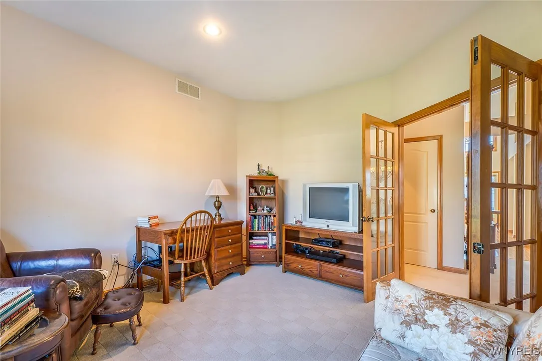 222 Lord Byron Lane, Amherst, New York 14221, Amherst, New York 14221, 2 Bedrooms Bedrooms, 6 Rooms Rooms,2 BathroomsBathrooms,Residential,For Sale,222 Lord Byron Lane, Amherst, New York 14221,0,B1640471