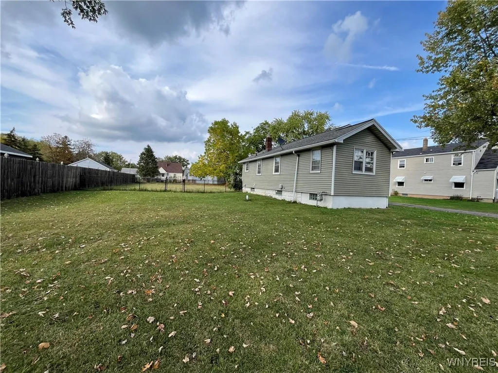 4524 Chester Avenue, Niagara, New York 14305, Niagara, New York 14305, 2 Bedrooms Bedrooms, 6 Rooms Rooms,1 BathroomBathrooms,Residential,For Sale,4524 Chester Avenue, Niagara, New York 14305,0,B1640220