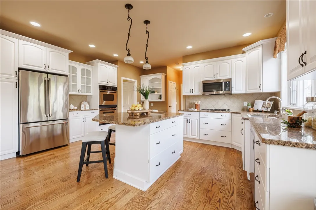 Storage galore and appliances that can handle a big crowd