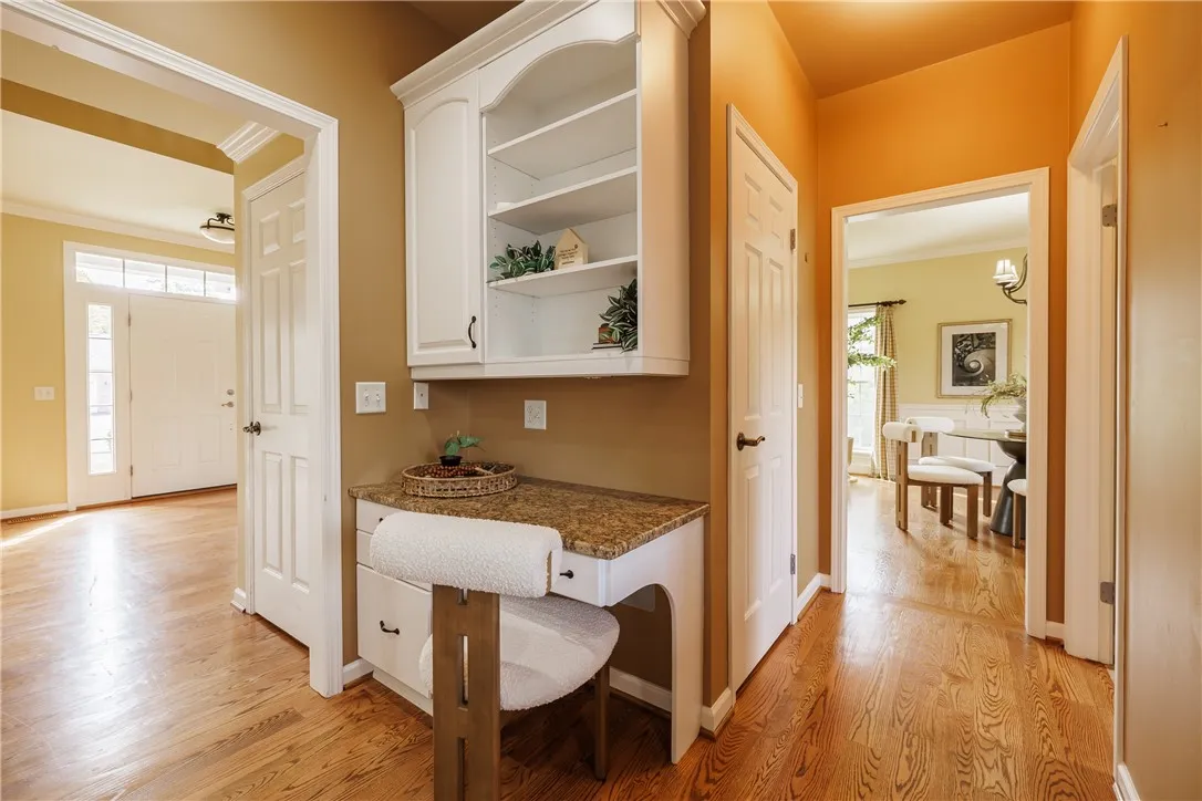 There's even space to manage bill-paying or keep your recipe books organized!
