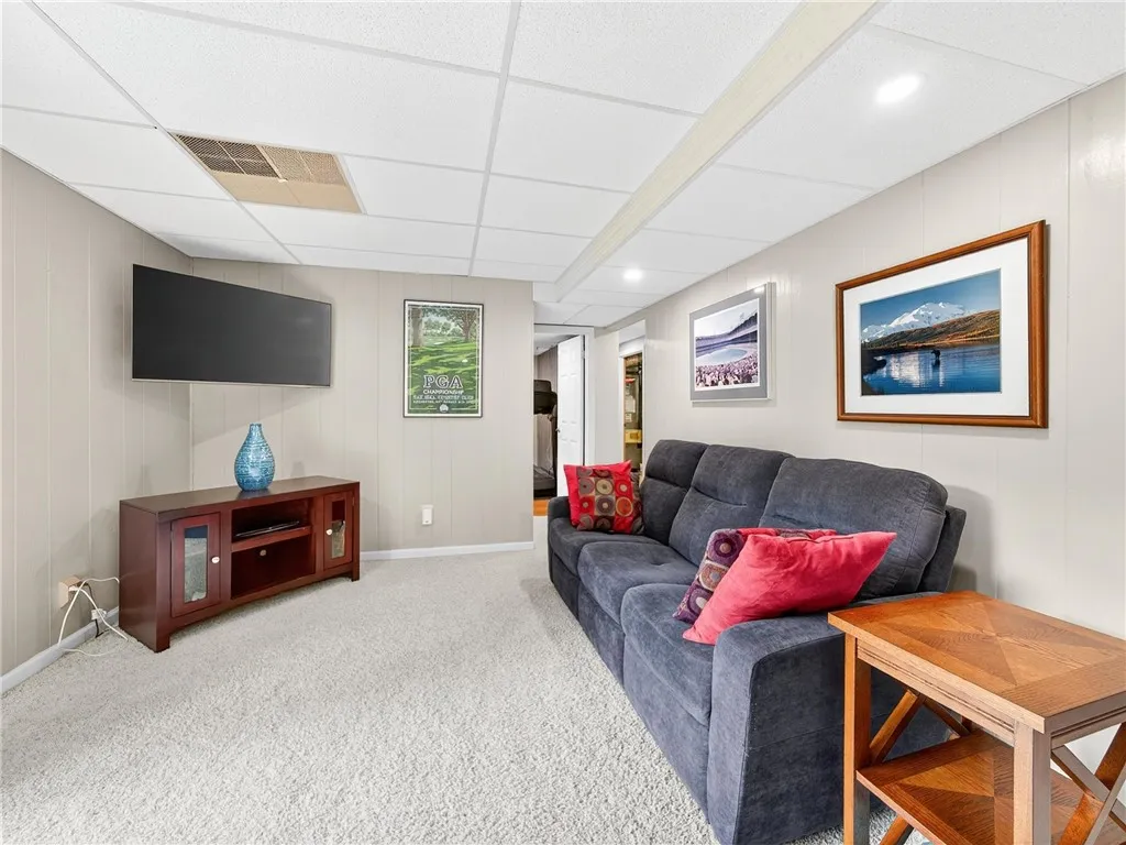 151 Pond Road, Mendon, New York 14472, Mendon, New York 14472, 3 Bedrooms Bedrooms, 9 Rooms Rooms,3 BathroomsBathrooms,Residential,Closed,151 Pond Road, Mendon, New York 14472,0,R1639785