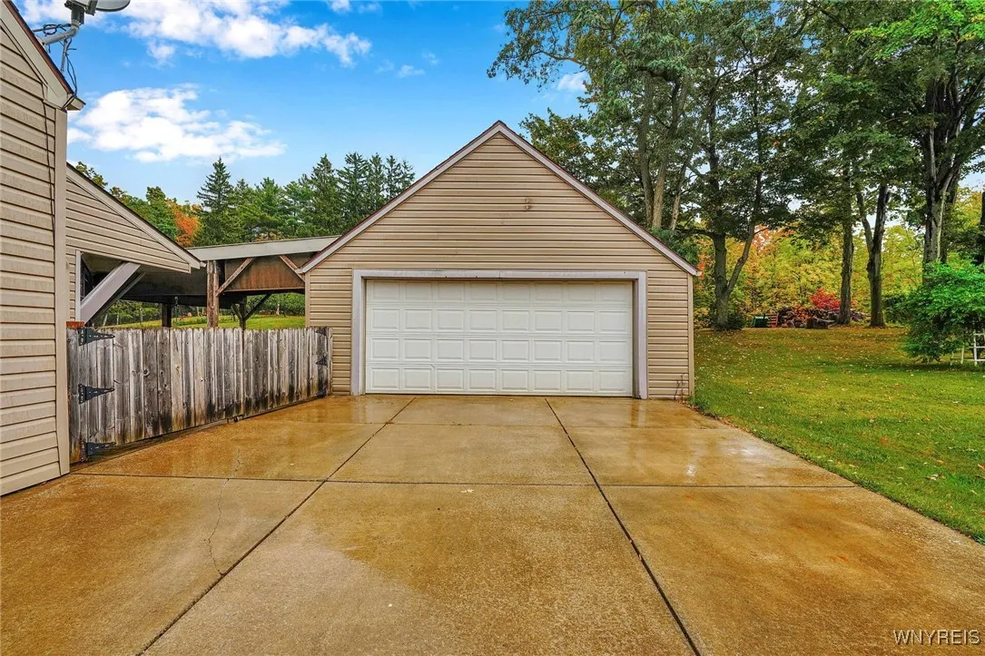 975 Exchange Street, Alden, New York 14004, Alden, New York 14004, 3 Bedrooms Bedrooms, 6 Rooms Rooms,2 BathroomsBathrooms,Residential,For Sale,975 Exchange Street, Alden, New York 14004,0,B1640238