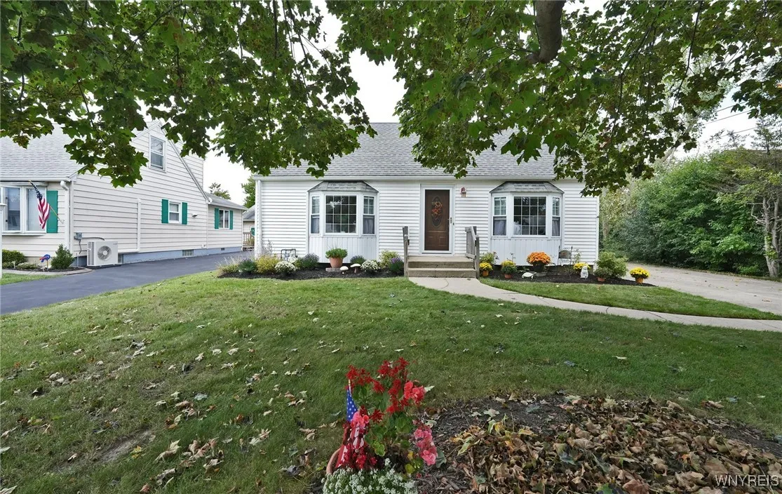 5757 Diana Lane, Hamburg, New York 14085, Hamburg, New York 14085, 3 Bedrooms Bedrooms, 8 Rooms Rooms,1 BathroomBathrooms,Residential,Closed,5757 Diana Lane, Hamburg, New York 14085,0,B1640593