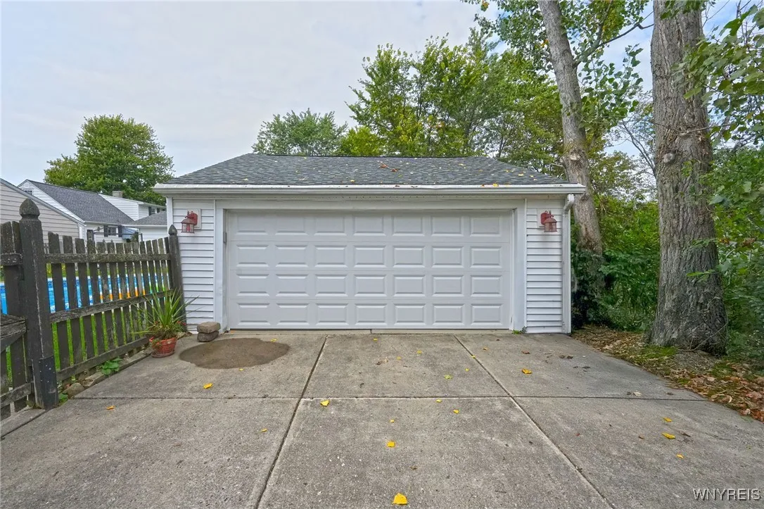 5757 Diana Lane, Hamburg, New York 14085, Hamburg, New York 14085, 3 Bedrooms Bedrooms, 8 Rooms Rooms,1 BathroomBathrooms,Residential,Closed,5757 Diana Lane, Hamburg, New York 14085,0,B1640593