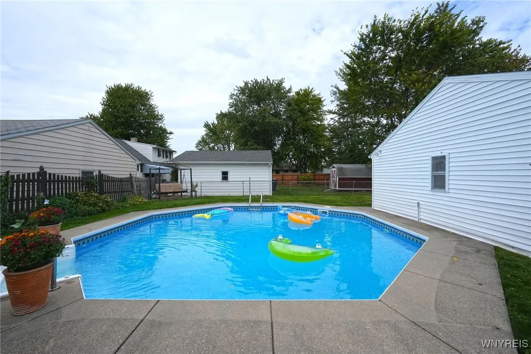 5757 Diana Lane, Hamburg, New York 14085, Hamburg, New York 14085, 3 Bedrooms Bedrooms, 8 Rooms Rooms,1 BathroomBathrooms,Residential,Closed,5757 Diana Lane, Hamburg, New York 14085,0,B1640593