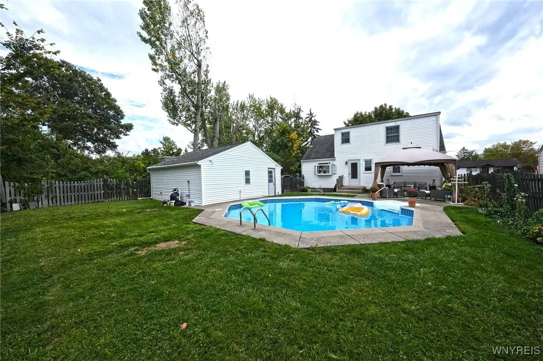 5757 Diana Lane, Hamburg, New York 14085, Hamburg, New York 14085, 3 Bedrooms Bedrooms, 8 Rooms Rooms,1 BathroomBathrooms,Residential,Closed,5757 Diana Lane, Hamburg, New York 14085,0,B1640593