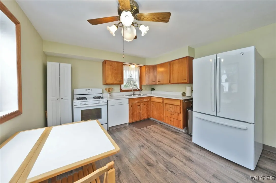 5757 Diana Lane, Hamburg, New York 14085, Hamburg, New York 14085, 3 Bedrooms Bedrooms, 8 Rooms Rooms,1 BathroomBathrooms,Residential,Closed,5757 Diana Lane, Hamburg, New York 14085,0,B1640593