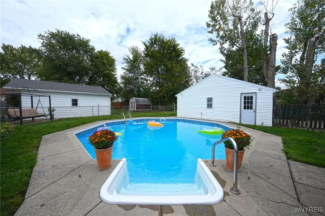 5757 Diana Lane, Hamburg, New York 14085, Hamburg, New York 14085, 3 Bedrooms Bedrooms, 8 Rooms Rooms,1 BathroomBathrooms,Residential,Closed,5757 Diana Lane, Hamburg, New York 14085,0,B1640593