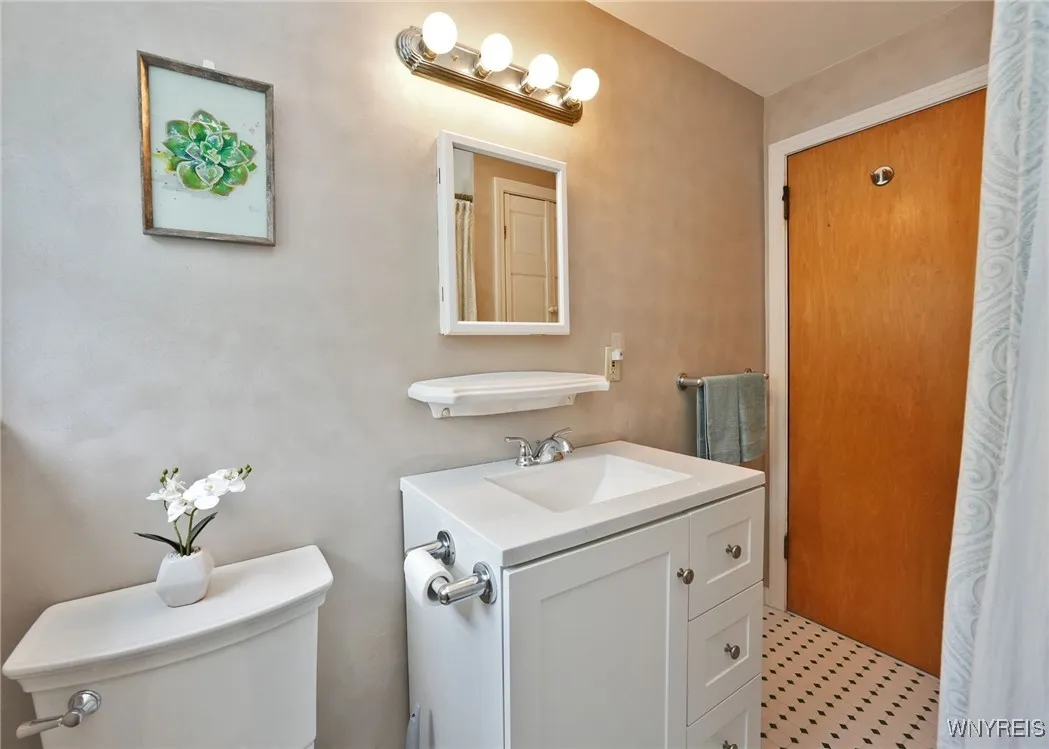 5757 Diana Lane, Hamburg, New York 14085, Hamburg, New York 14085, 3 Bedrooms Bedrooms, 8 Rooms Rooms,1 BathroomBathrooms,Residential,Closed,5757 Diana Lane, Hamburg, New York 14085,0,B1640593