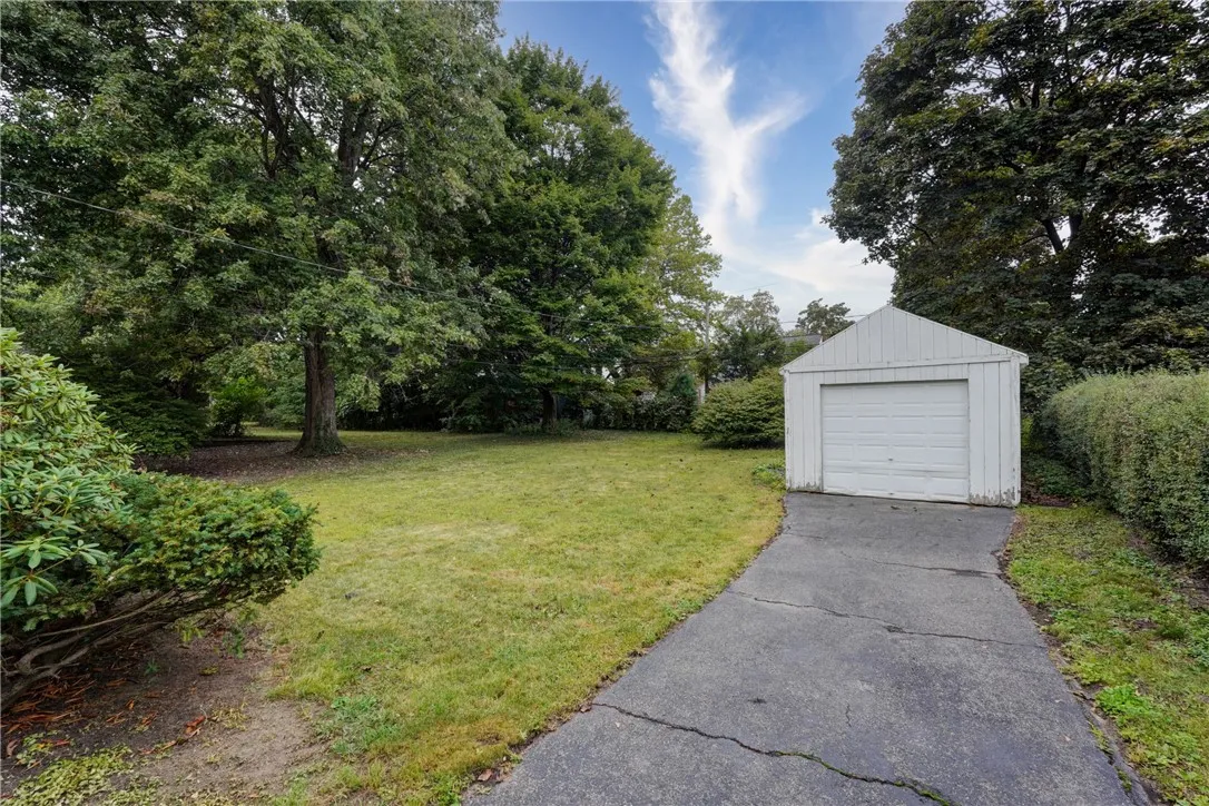 184 Armstrong Avenue, Irondequoit, New York 14617, Irondequoit, New York 14617, 4 Bedrooms Bedrooms, 7 Rooms Rooms,2 BathroomsBathrooms,Residential,Closed,184 Armstrong Avenue, Irondequoit, New York 14617,0,R1640061