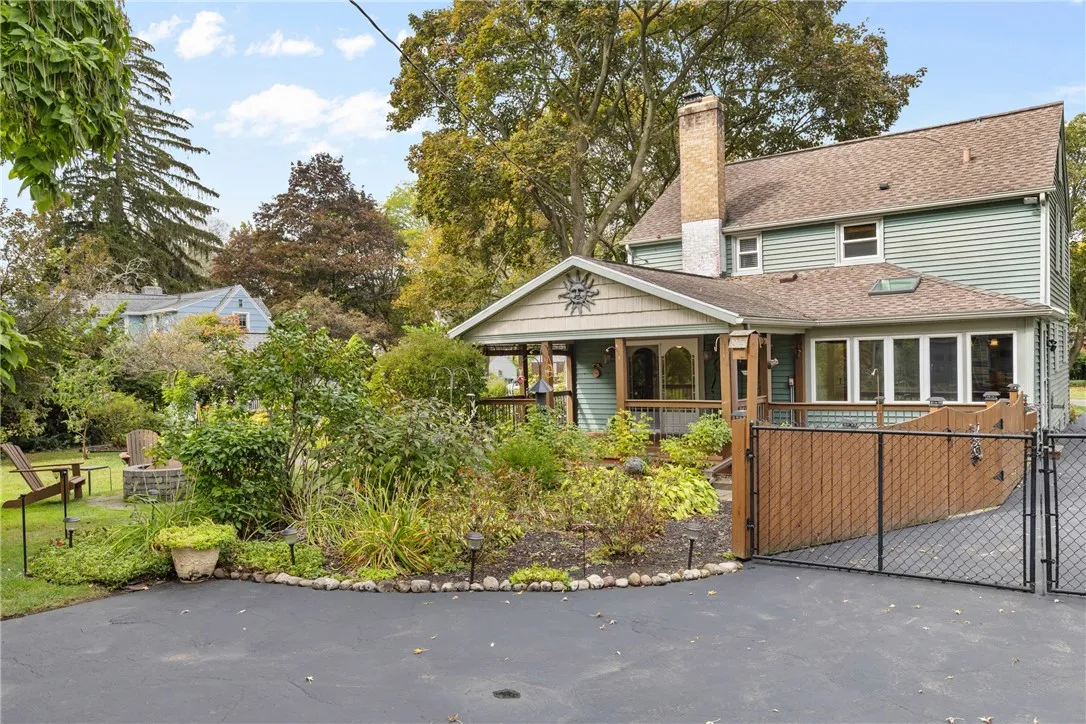 163 Winfield Road, Irondequoit, New York 14622, Irondequoit, New York 14622, 3 Bedrooms Bedrooms, 7 Rooms Rooms,1 BathroomBathrooms,Residential,Closed,163 Winfield Road, Irondequoit, New York 14622,0,R1638640