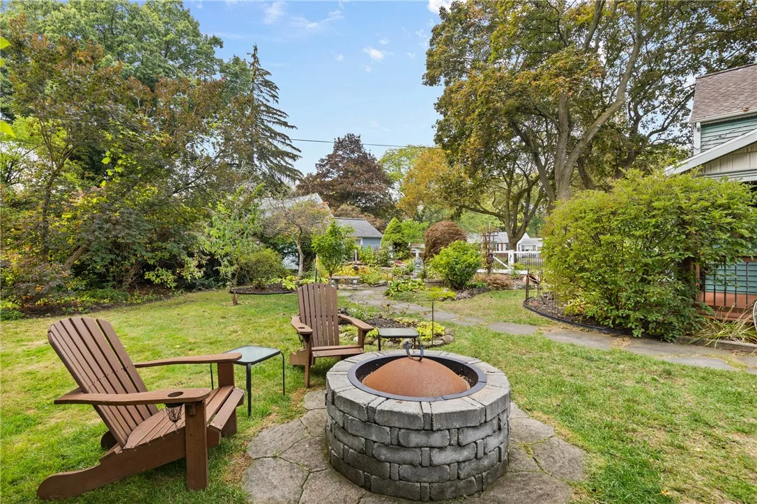 163 Winfield Road, Irondequoit, New York 14622, Irondequoit, New York 14622, 3 Bedrooms Bedrooms, 7 Rooms Rooms,1 BathroomBathrooms,Residential,Closed,163 Winfield Road, Irondequoit, New York 14622,0,R1638640