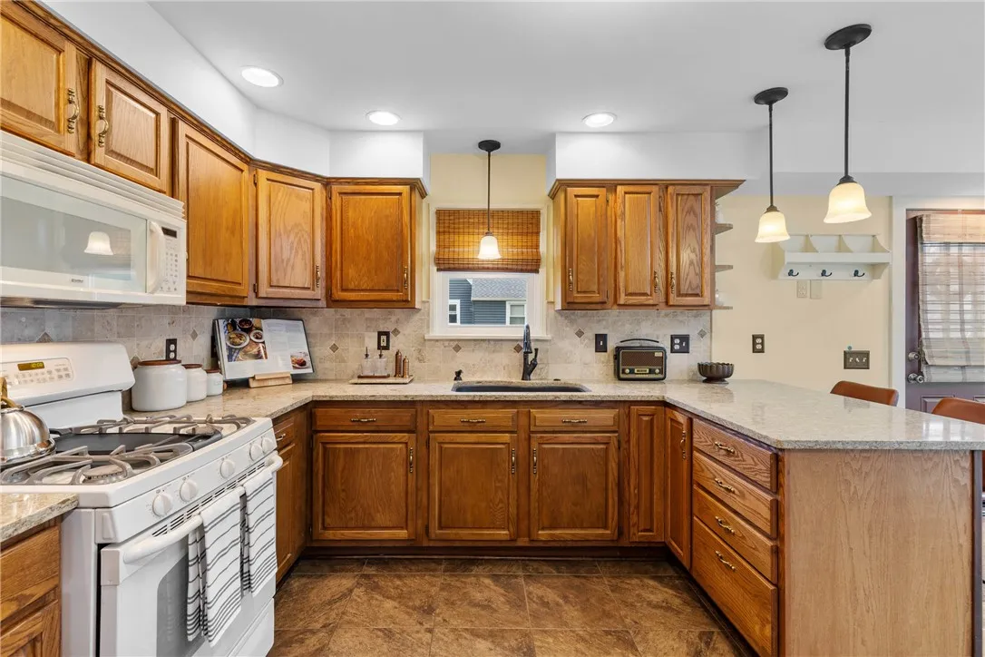 163 Winfield Road, Irondequoit, New York 14622, Irondequoit, New York 14622, 3 Bedrooms Bedrooms, 7 Rooms Rooms,1 BathroomBathrooms,Residential,Closed,163 Winfield Road, Irondequoit, New York 14622,0,R1638640