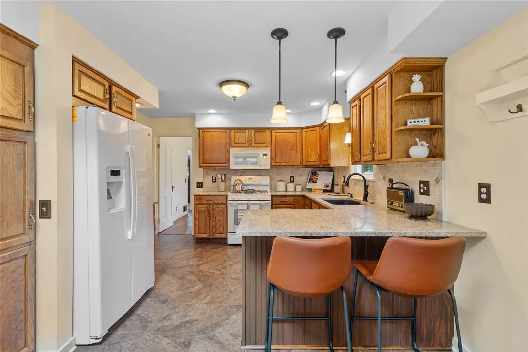 163 Winfield Road, Irondequoit, New York 14622, Irondequoit, New York 14622, 3 Bedrooms Bedrooms, 7 Rooms Rooms,1 BathroomBathrooms,Residential,Closed,163 Winfield Road, Irondequoit, New York 14622,0,R1638640