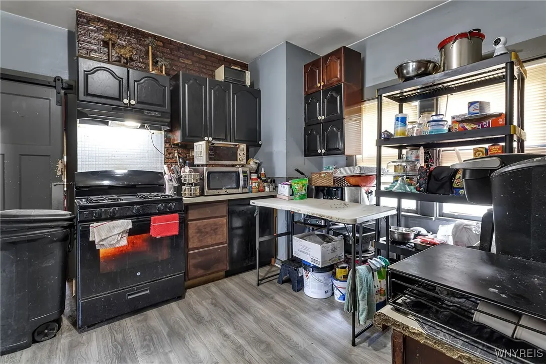 126 Austin Street, Buffalo, New York 14207, Buffalo, New York 14207, 5 Bedrooms Bedrooms, 11 Rooms Rooms,2 BathroomsBathrooms,Residential,For Sale,126 Austin Street, Buffalo, New York 14207,0,B1640128