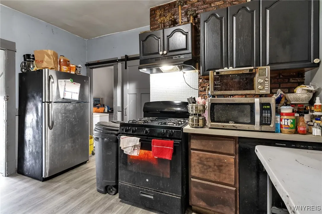126 Austin Street, Buffalo, New York 14207, Buffalo, New York 14207, 5 Bedrooms Bedrooms, 11 Rooms Rooms,2 BathroomsBathrooms,Residential,For Sale,126 Austin Street, Buffalo, New York 14207,0,B1640128