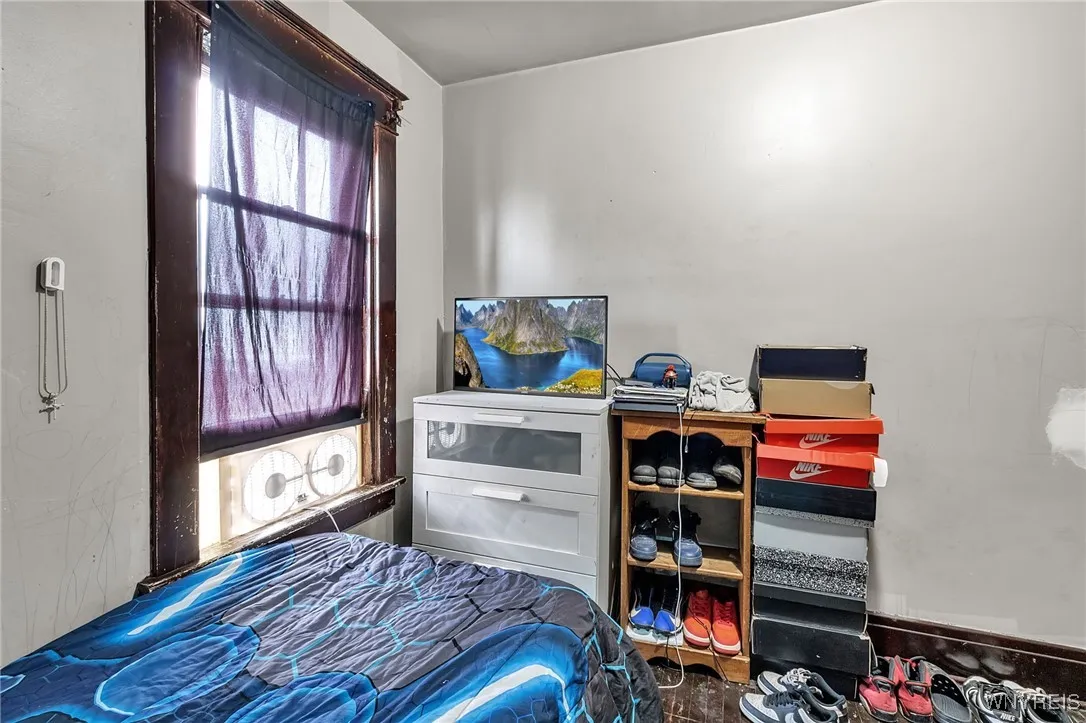 126 Austin Street, Buffalo, New York 14207, Buffalo, New York 14207, 5 Bedrooms Bedrooms, 11 Rooms Rooms,2 BathroomsBathrooms,Residential,For Sale,126 Austin Street, Buffalo, New York 14207,0,B1640128