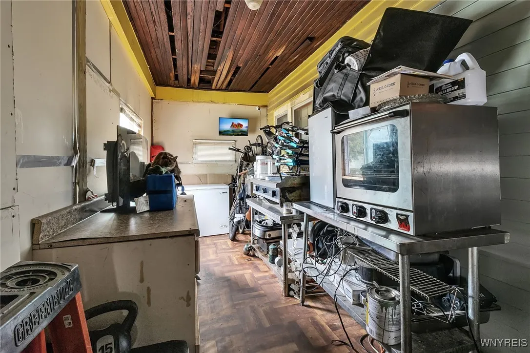 126 Austin Street, Buffalo, New York 14207, Buffalo, New York 14207, 5 Bedrooms Bedrooms, 11 Rooms Rooms,2 BathroomsBathrooms,Residential,For Sale,126 Austin Street, Buffalo, New York 14207,0,B1640128