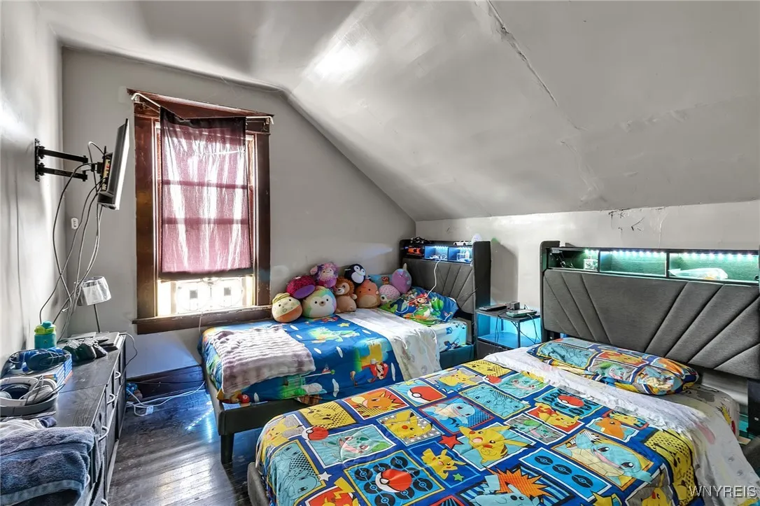 126 Austin Street, Buffalo, New York 14207, Buffalo, New York 14207, 5 Bedrooms Bedrooms, 11 Rooms Rooms,2 BathroomsBathrooms,Residential,For Sale,126 Austin Street, Buffalo, New York 14207,0,B1640128