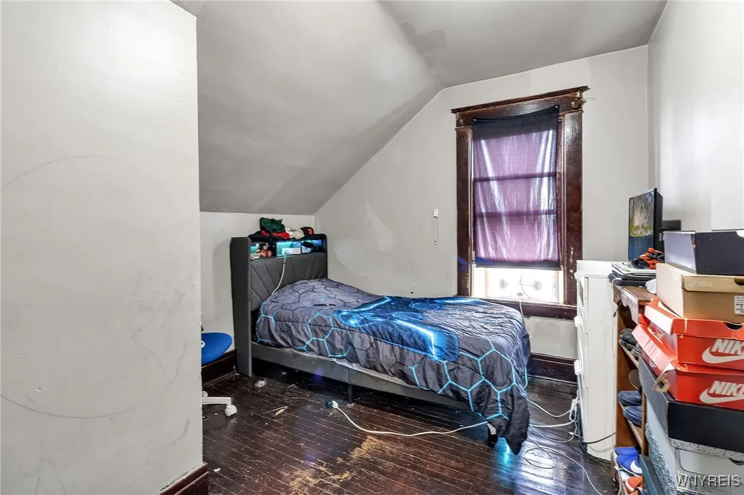 126 Austin Street, Buffalo, New York 14207, Buffalo, New York 14207, 5 Bedrooms Bedrooms, 11 Rooms Rooms,2 BathroomsBathrooms,Residential,For Sale,126 Austin Street, Buffalo, New York 14207,0,B1640128