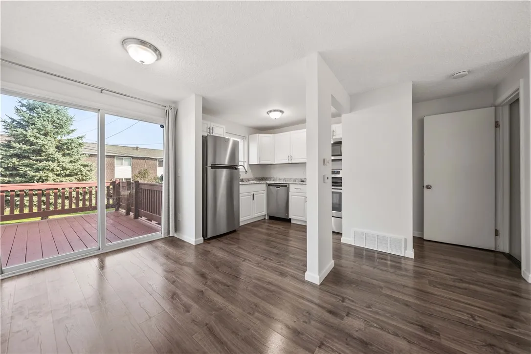 18 Fox Run, Gates, New York 14606, Gates, New York 14606, 2 Bedrooms Bedrooms, 5 Rooms Rooms,1 BathroomBathrooms,Residential,Closed,18 Fox Run, Gates, New York 14606,0,R1640374