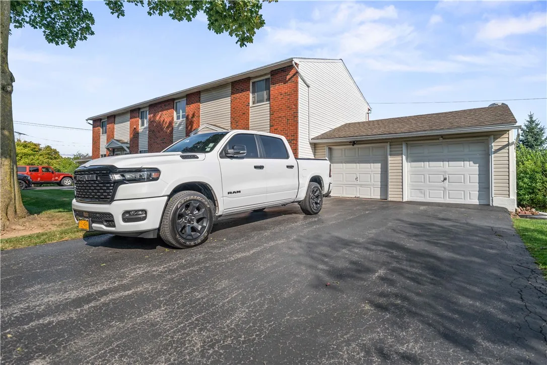 18 Fox Run, Gates, New York 14606, Gates, New York 14606, 2 Bedrooms Bedrooms, 5 Rooms Rooms,1 BathroomBathrooms,Residential,Closed,18 Fox Run, Gates, New York 14606,0,R1640374