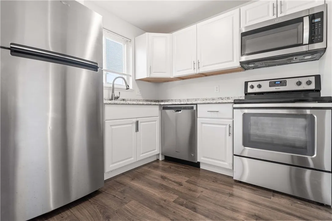 18 Fox Run, Gates, New York 14606, Gates, New York 14606, 2 Bedrooms Bedrooms, 5 Rooms Rooms,1 BathroomBathrooms,Residential,Closed,18 Fox Run, Gates, New York 14606,0,R1640374