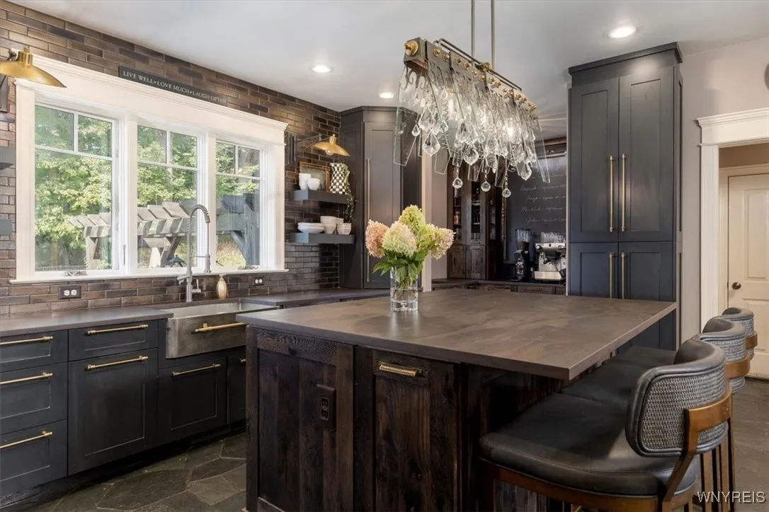 21 Creekview Court, Aurora, New York 14052, Aurora, New York 14052, 3 Bedrooms Bedrooms, 9 Rooms Rooms,3 BathroomsBathrooms,Residential,For Sale,21 Creekview Court, Aurora, New York 14052,0,B1640688