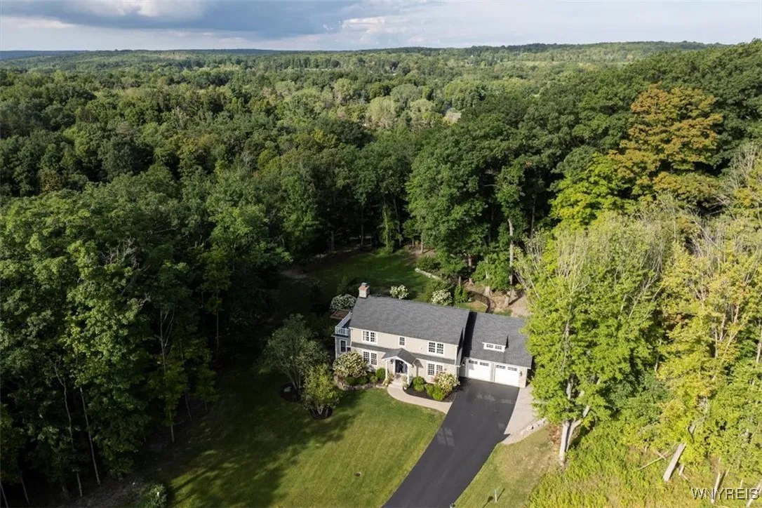 21 Creekview Court, Aurora, New York 14052, Aurora, New York 14052, 3 Bedrooms Bedrooms, 9 Rooms Rooms,3 BathroomsBathrooms,Residential,For Sale,21 Creekview Court, Aurora, New York 14052,0,B1640688