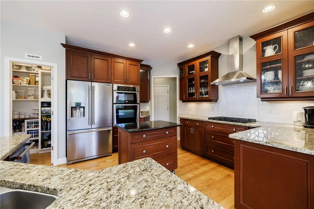 6673 Saint Johns Parkway, Victor, New York 14564, Victor, New York 14564, 5 Bedrooms Bedrooms, 9 Rooms Rooms,3 BathroomsBathrooms,Residential,Closed,6673 Saint Johns Parkway, Victor, New York 14564,0,R1635268