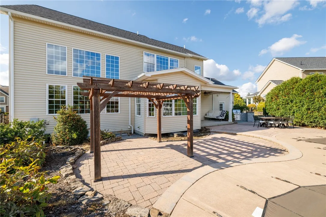6673 Saint Johns Parkway, Victor, New York 14564, Victor, New York 14564, 5 Bedrooms Bedrooms, 9 Rooms Rooms,3 BathroomsBathrooms,Residential,Closed,6673 Saint Johns Parkway, Victor, New York 14564,0,R1635268