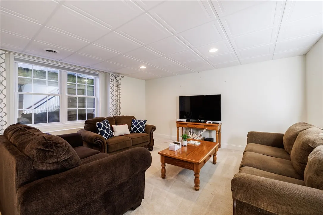 6673 Saint Johns Parkway, Victor, New York 14564, Victor, New York 14564, 5 Bedrooms Bedrooms, 9 Rooms Rooms,3 BathroomsBathrooms,Residential,Closed,6673 Saint Johns Parkway, Victor, New York 14564,0,R1635268