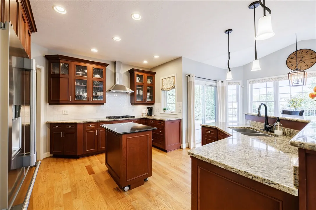 6673 Saint Johns Parkway, Victor, New York 14564, Victor, New York 14564, 5 Bedrooms Bedrooms, 9 Rooms Rooms,3 BathroomsBathrooms,Residential,Closed,6673 Saint Johns Parkway, Victor, New York 14564,0,R1635268