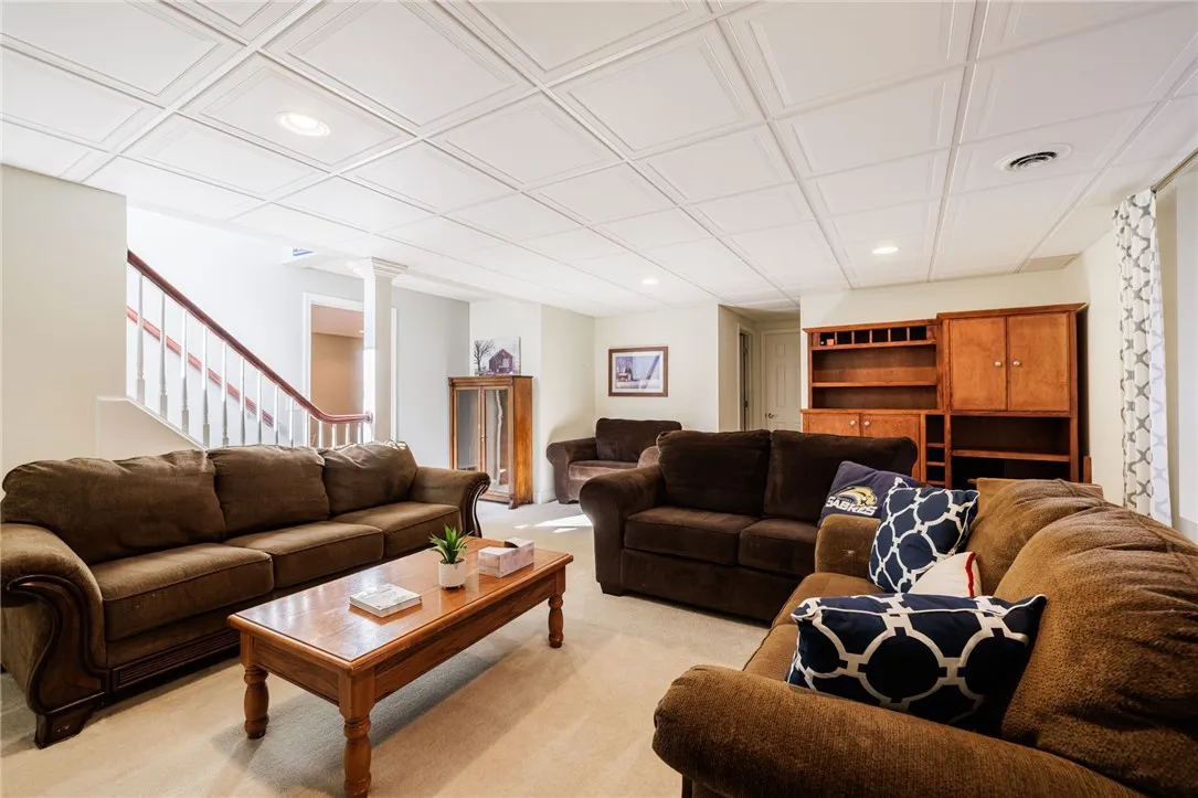 6673 Saint Johns Parkway, Victor, New York 14564, Victor, New York 14564, 5 Bedrooms Bedrooms, 9 Rooms Rooms,3 BathroomsBathrooms,Residential,Closed,6673 Saint Johns Parkway, Victor, New York 14564,0,R1635268