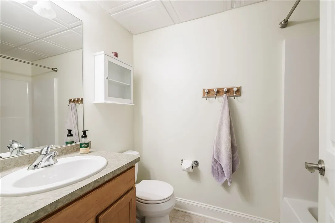 6673 Saint Johns Parkway, Victor, New York 14564, Victor, New York 14564, 5 Bedrooms Bedrooms, 9 Rooms Rooms,3 BathroomsBathrooms,Residential,Closed,6673 Saint Johns Parkway, Victor, New York 14564,0,R1635268