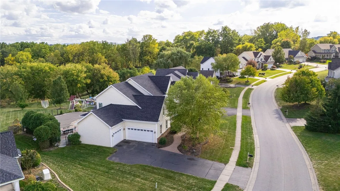 6673 Saint Johns Parkway, Victor, New York 14564, Victor, New York 14564, 5 Bedrooms Bedrooms, 9 Rooms Rooms,3 BathroomsBathrooms,Residential,Closed,6673 Saint Johns Parkway, Victor, New York 14564,0,R1635268