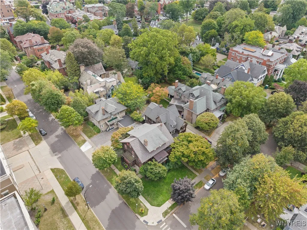 143 Oakland Place, Buffalo, New York 14222, Buffalo, New York 14222, 8 Bedrooms Bedrooms, ,4 BathroomsBathrooms,Residential,For Sale,143 Oakland Place, Buffalo, New York 14222,0,B1639913