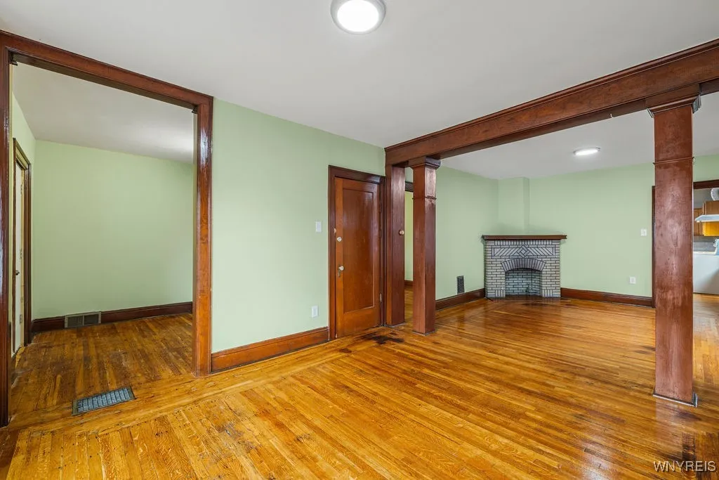 18 South Ryan Street N, Buffalo, New York 14210, Buffalo, New York 14210, 6 Bedrooms Bedrooms, ,2 BathroomsBathrooms,Residential,For Sale,18 South Ryan Street N, Buffalo, New York 14210,0,B1640740