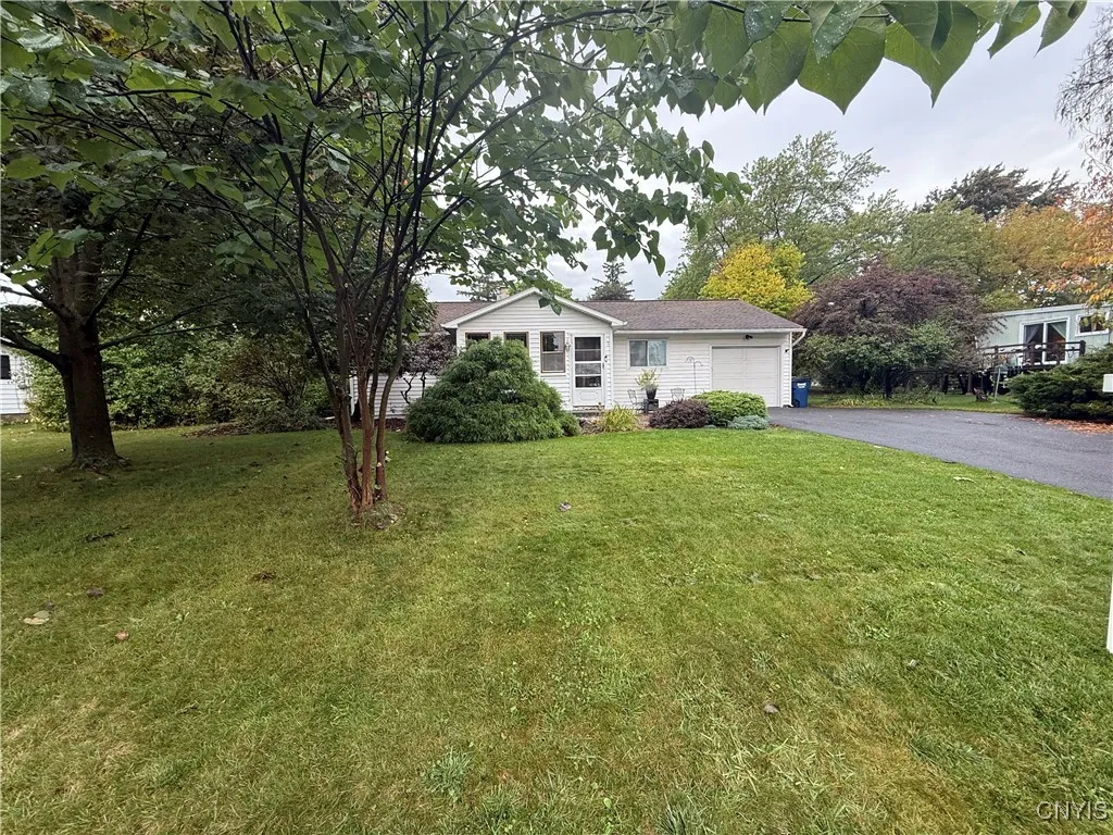 3 Farview Cir, Camillus, New York 13031, Camillus, New York 13031, 2 Bedrooms Bedrooms, 4 Rooms Rooms,1 BathroomBathrooms,Residential,Closed,3 Farview Cir, Camillus, New York 13031,0,S1640511