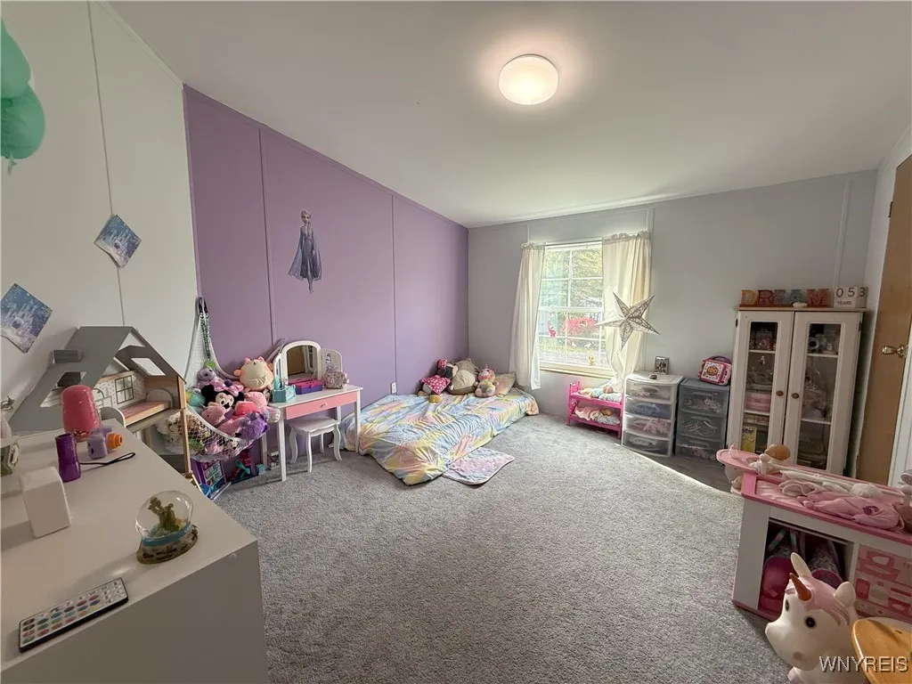 1306 Duchess Lane, Alden, New York 14004, Alden, New York 14004, 3 Bedrooms Bedrooms, 7 Rooms Rooms,2 BathroomsBathrooms,Residential,For Sale,1306 Duchess Lane, Alden, New York 14004,0,B1640755