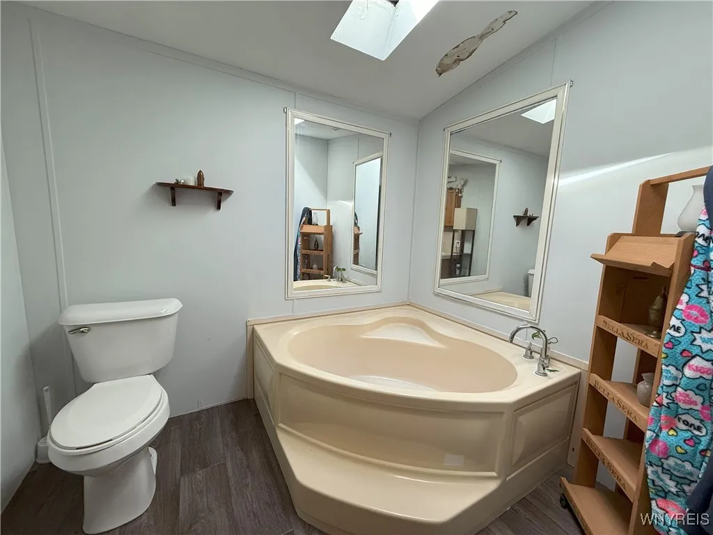1306 Duchess Lane, Alden, New York 14004, Alden, New York 14004, 3 Bedrooms Bedrooms, 7 Rooms Rooms,2 BathroomsBathrooms,Residential,For Sale,1306 Duchess Lane, Alden, New York 14004,0,B1640755
