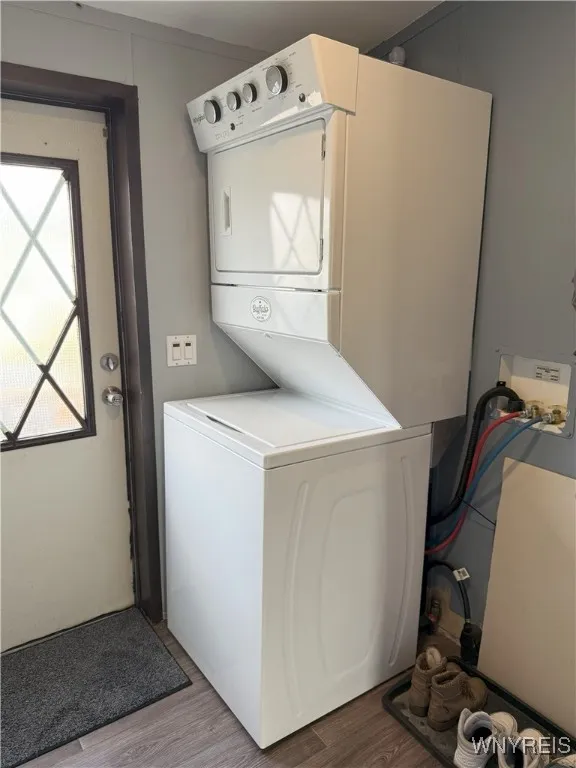 1306 Duchess Lane, Alden, New York 14004, Alden, New York 14004, 3 Bedrooms Bedrooms, 7 Rooms Rooms,2 BathroomsBathrooms,Residential,For Sale,1306 Duchess Lane, Alden, New York 14004,0,B1640755