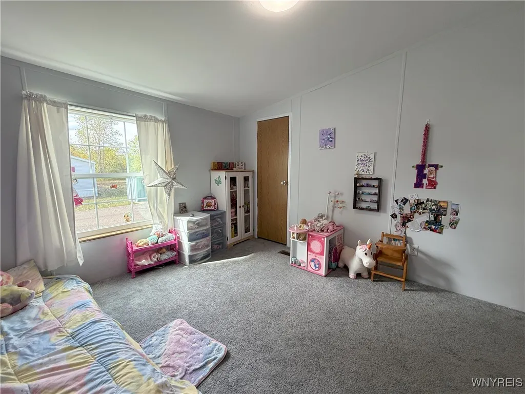 1306 Duchess Lane, Alden, New York 14004, Alden, New York 14004, 3 Bedrooms Bedrooms, 7 Rooms Rooms,2 BathroomsBathrooms,Residential,For Sale,1306 Duchess Lane, Alden, New York 14004,0,B1640755