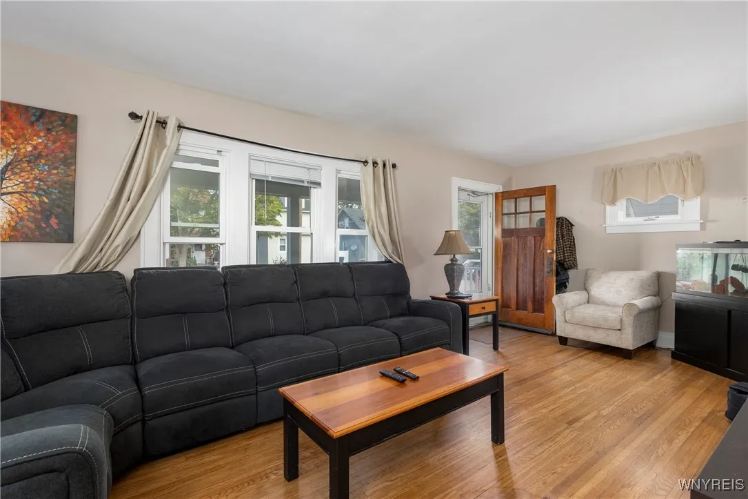 121 Hartwell Road, Buffalo, New York 14216, Buffalo, New York 14216, 4 Bedrooms Bedrooms, ,2 BathroomsBathrooms,Residential,For Sale,121 Hartwell Road, Buffalo, New York 14216,0,B1640203