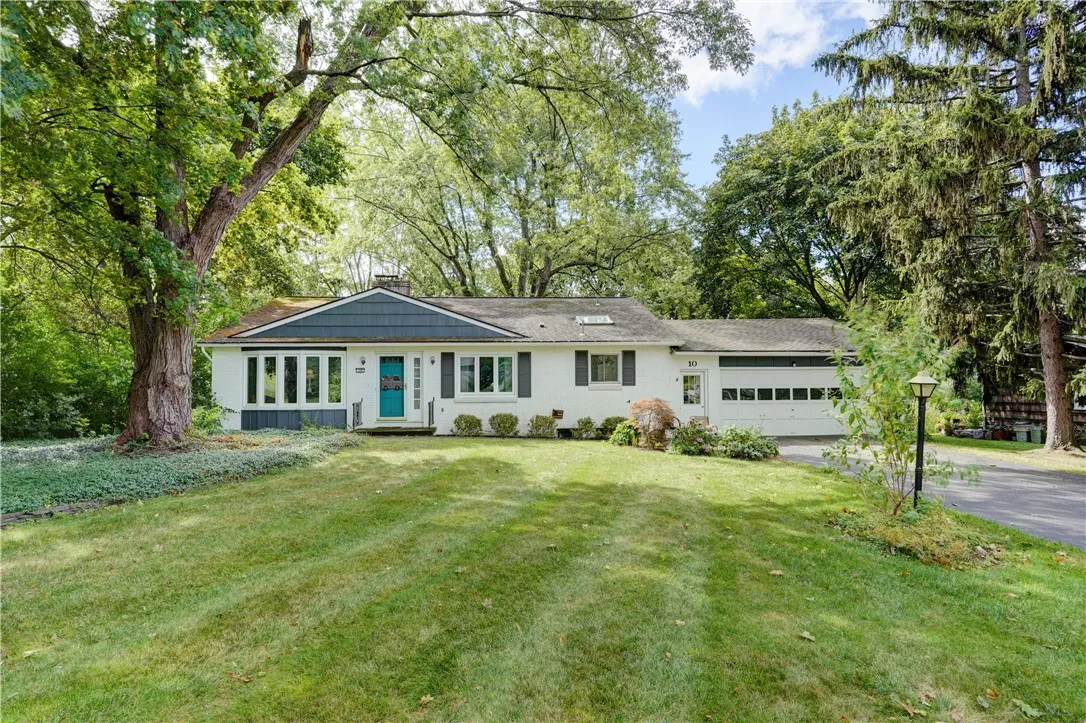 10 Crestview Drive, Pittsford, New York 14534, Pittsford, New York 14534, 4 Bedrooms Bedrooms, 8 Rooms Rooms,3 BathroomsBathrooms,Residential,Closed,10 Crestview Drive, Pittsford, New York 14534,0,R1640716