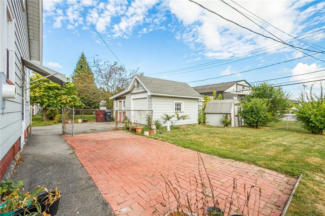 321 Crestwood Boulevard, Gates, New York 14624, Gates, New York 14624, 4 Bedrooms Bedrooms, 5 Rooms Rooms,1 BathroomBathrooms,Residential,Closed,321 Crestwood Boulevard, Gates, New York 14624,0,R1640702