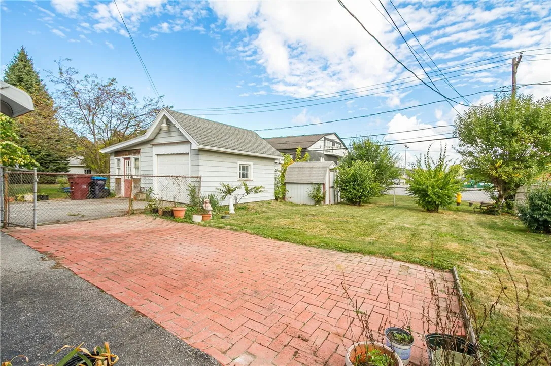 321 Crestwood Boulevard, Gates, New York 14624, Gates, New York 14624, 4 Bedrooms Bedrooms, 5 Rooms Rooms,1 BathroomBathrooms,Residential,Closed,321 Crestwood Boulevard, Gates, New York 14624,0,R1640702