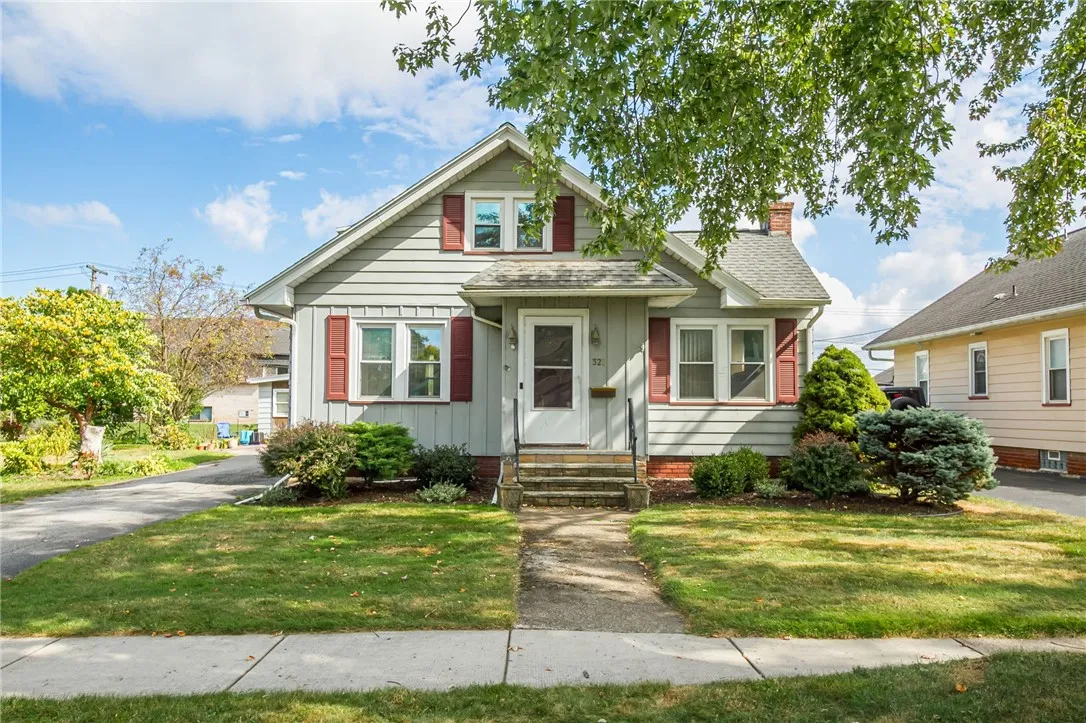 321 Crestwood Boulevard, Gates, New York 14624, Gates, New York 14624, 4 Bedrooms Bedrooms, 5 Rooms Rooms,1 BathroomBathrooms,Residential,Closed,321 Crestwood Boulevard, Gates, New York 14624,0,R1640702